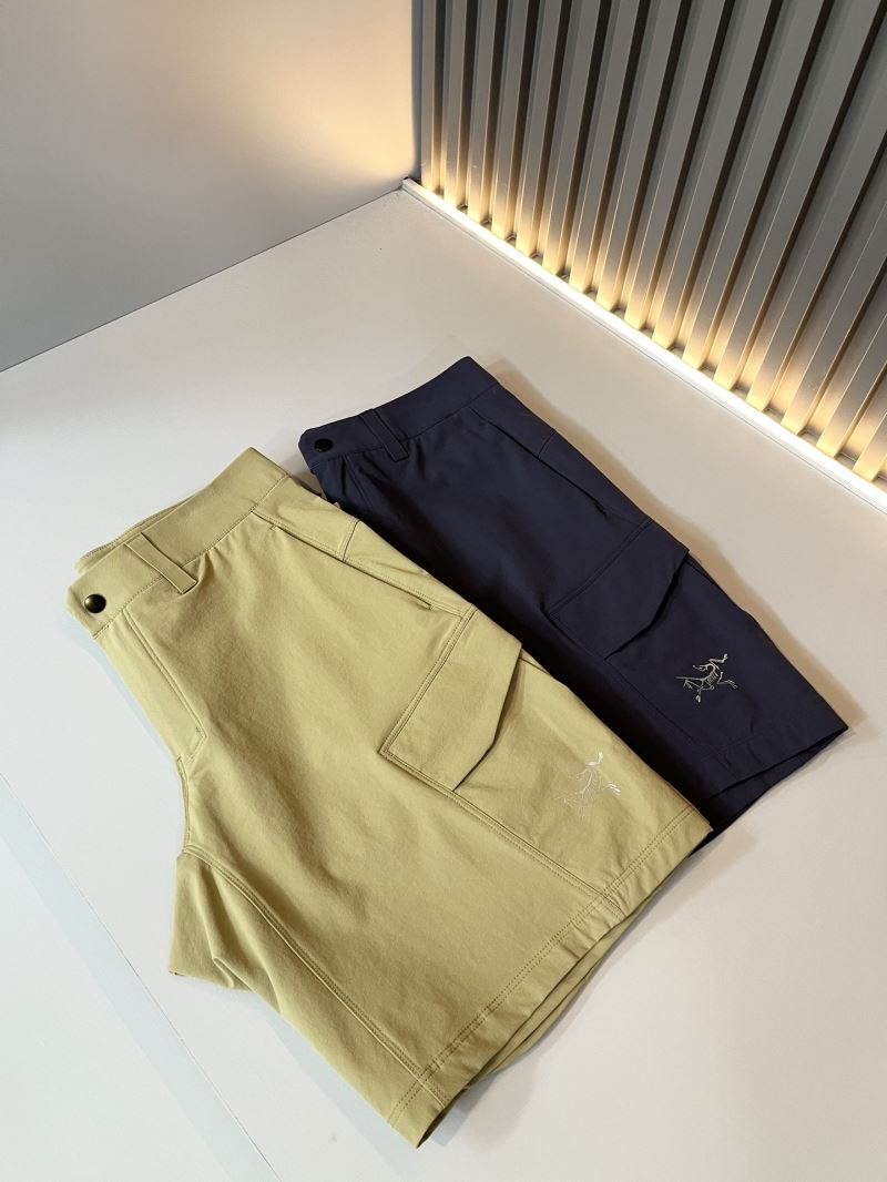 Canada Goose Short Pants